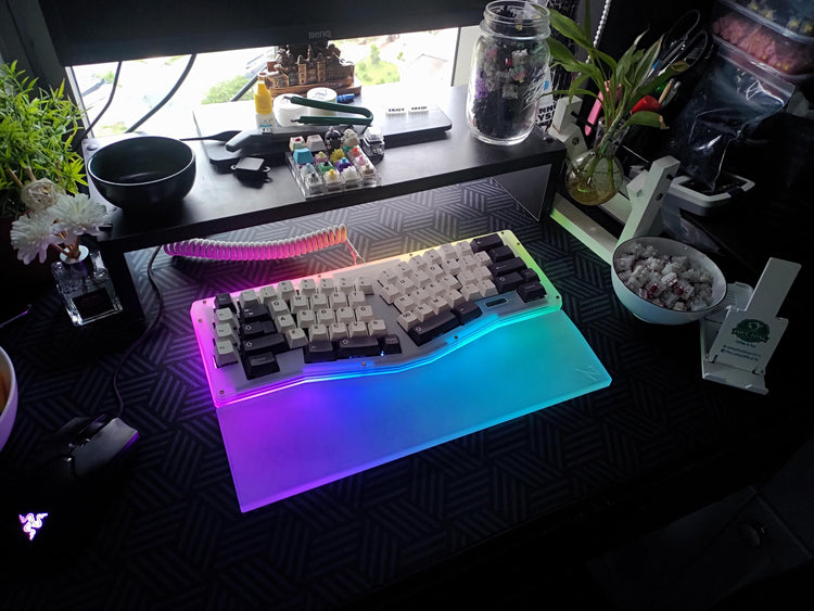 Acrylic Wrist Rest With Artisan holder - Pre-order