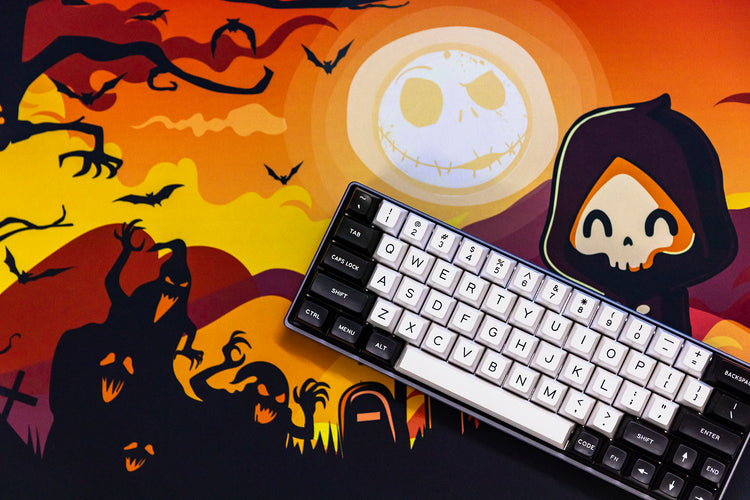 Spooky Night Deskpad
